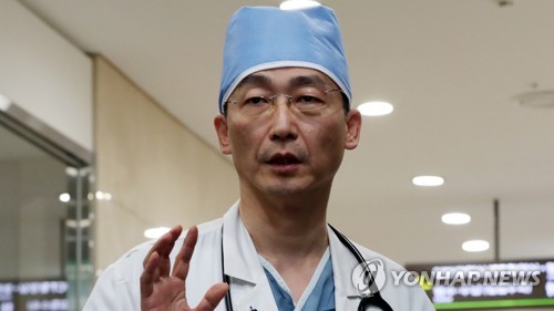이국종 아주대병원 경기남부권역외상센터장 교수