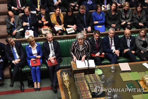 의회에 출석한 테리사 메이 총리와 각료들 [AFP=연합뉴스]