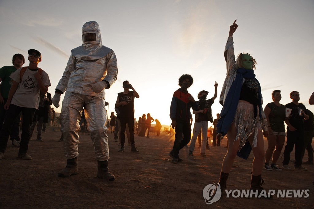 US-FESTIVAL-LIFESTYLE-LEISURE-ALIENSTOCK-AREA 51