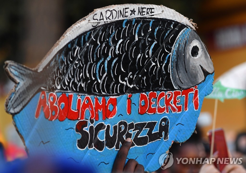 ITALY-POLITICS-SARDINE-DEMO