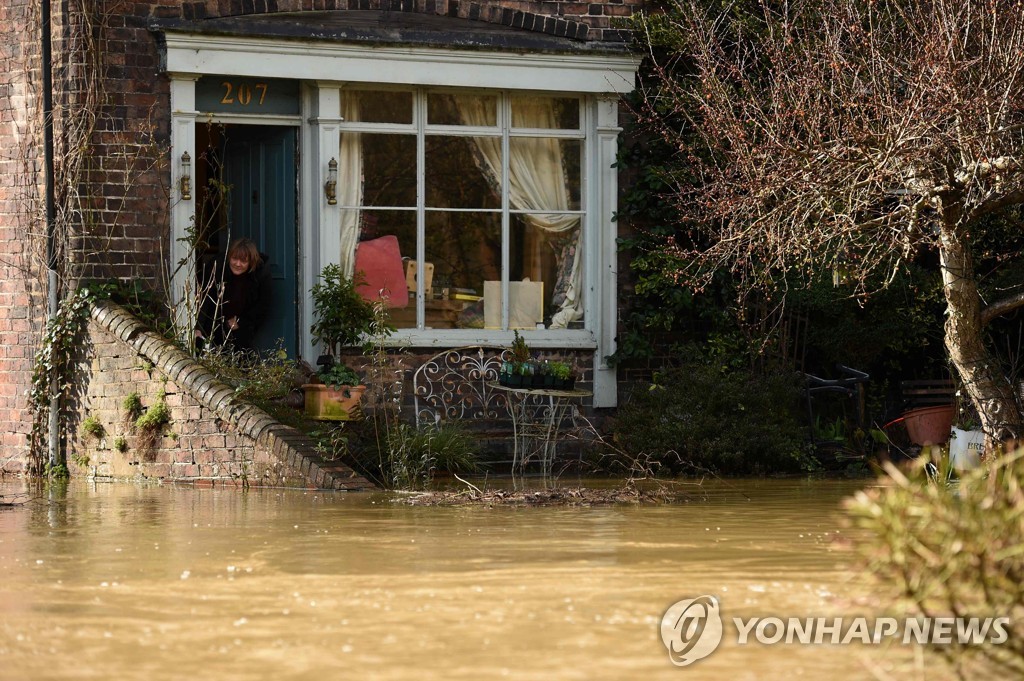 BRITAIN-WEATHER-FLOODING