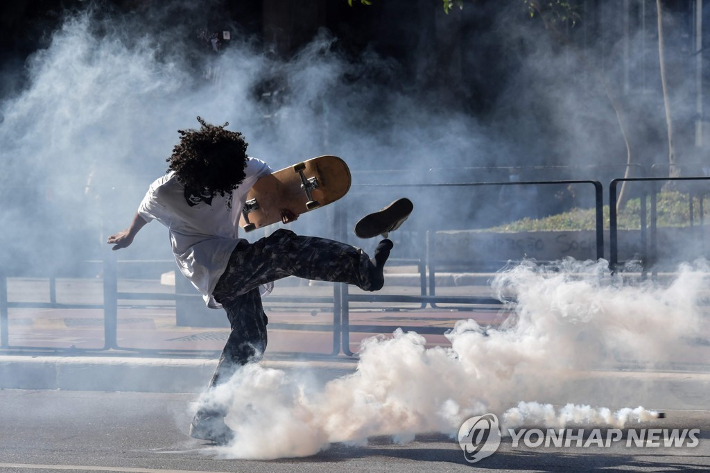 BRAZIL-HEALTH-VIRUS-BOLSONARO-FBL-PROTEST