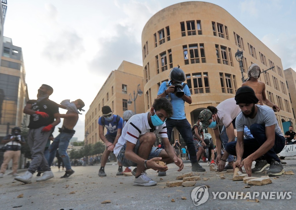 LEBANON-PROTEST-BLAST