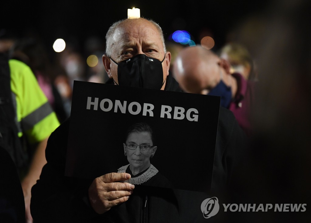 US-justice-RBG