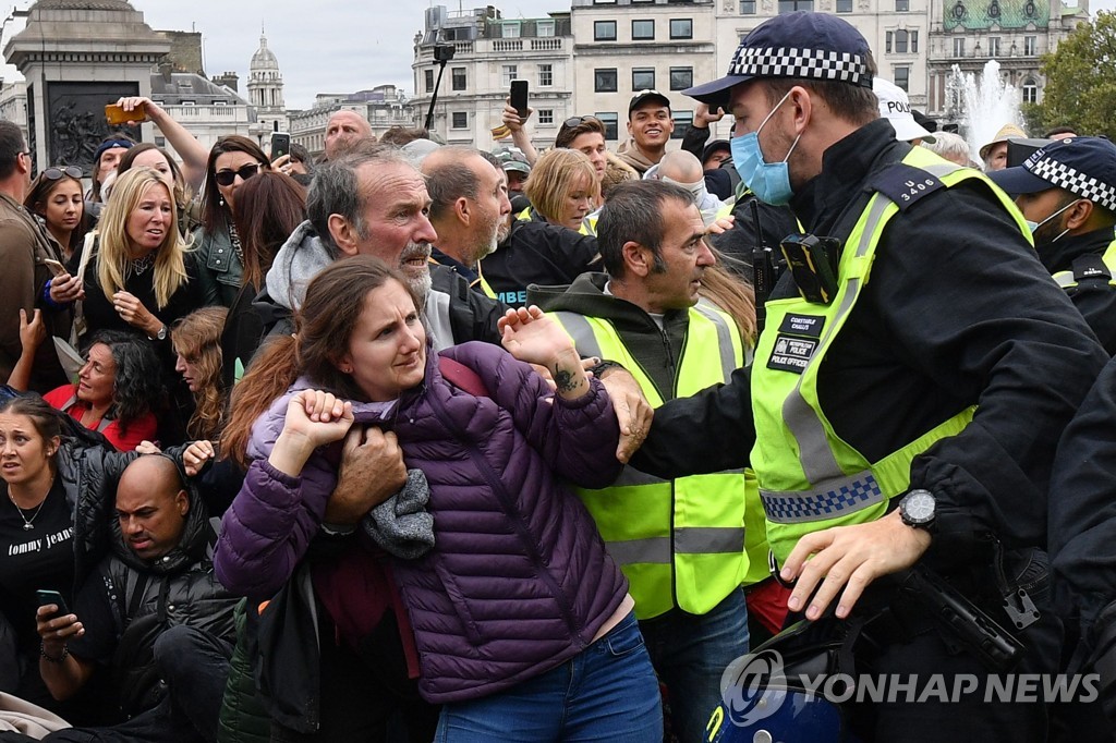 BRITAIN-HEALTH-VIRUS-PROTEST