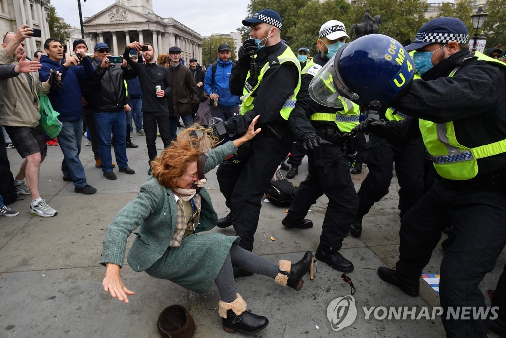BRITAIN-HEALTH-VIRUS-PROTEST