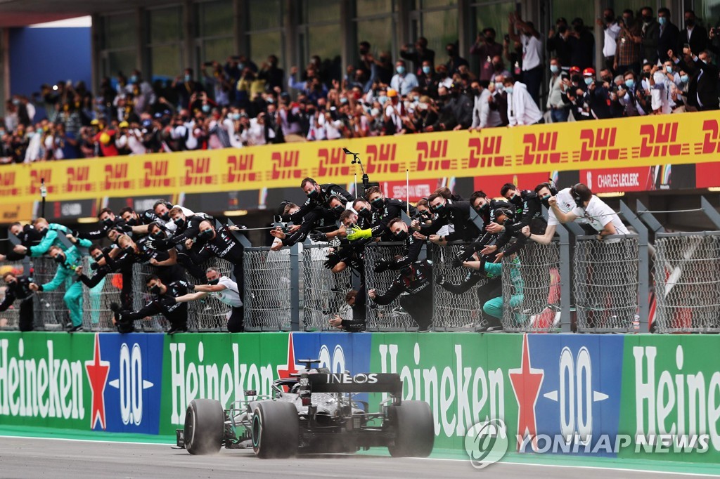 TOPSHOT-AUTO-PRIX-F1-POR-RACE