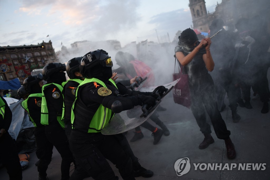 MEXICO-WOMEN-PROTEST