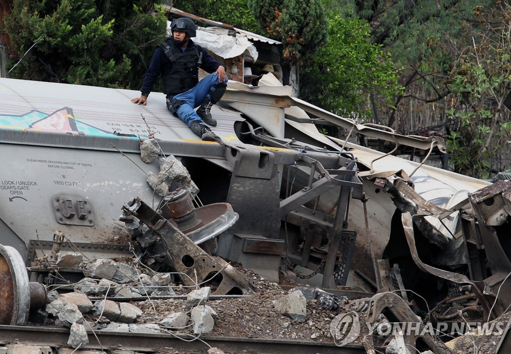 MEXICO-TRAIN-ACCIDENT