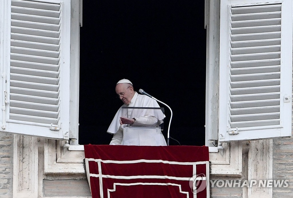 VATICAN-HEALTH-VIRUS-RELIGION-POPE-ANGELUS