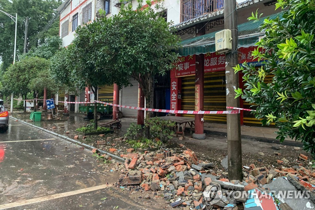 CHINA-QUAKE