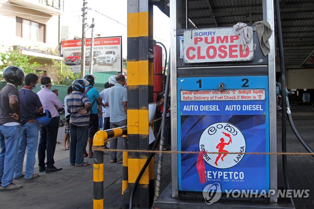 SRI LANKA-ECONOMY-FUEL
