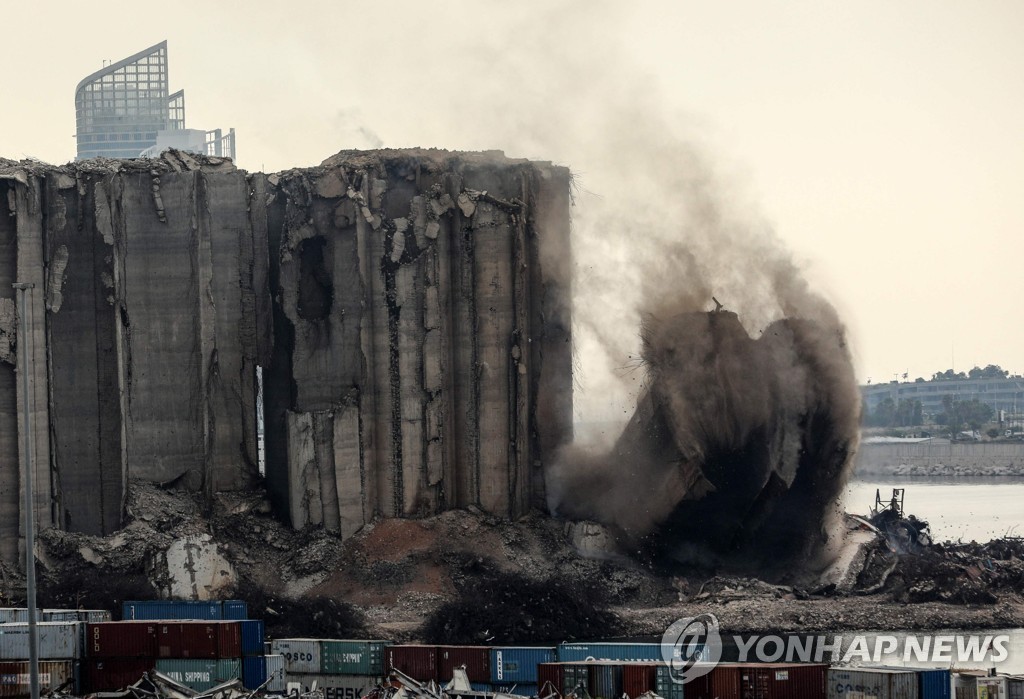 베이루트 거대 곡물 저장고 추가 붕괴.