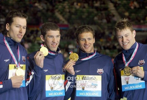 2007년 멜버른 세계수영선수권대회 800ｍ계영에서 우승한 클레트 켈러(왼쪽 첫번째) [EPA=연합뉴스] 