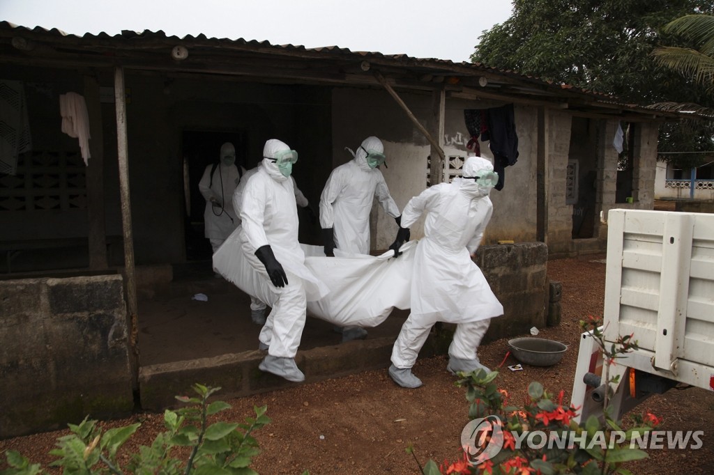 세계보건기구(WHO)는 20일 현재 에볼라 바이러스로 인한 사망자가 1천427명, 감염자는 2천615명이라고 22일(현지시간) 공식 발표했다. (EPA=연합뉴스) 