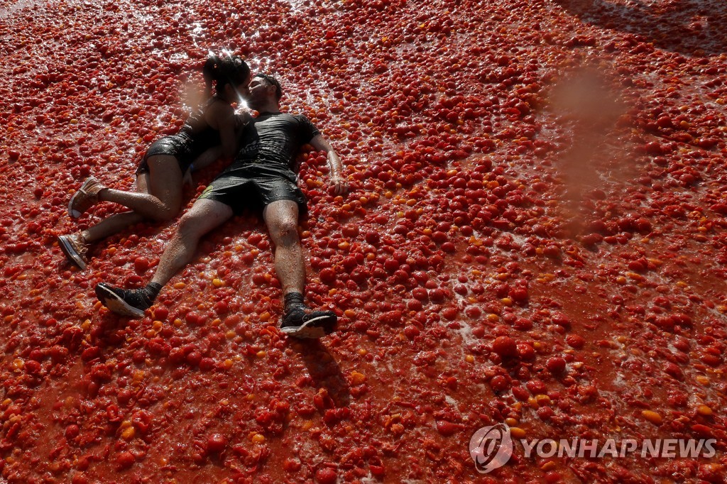 RUSSIA TOMATINA BATTLE
