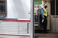 美 LA 지하철서 50대 승객 살해 혐의 40대 남성 체포
