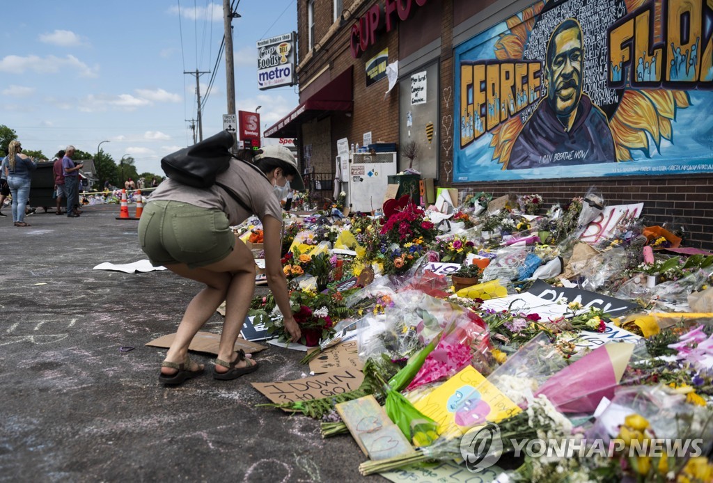 US-GEORGE-FLOYD'S-BROTHER-HOLDS-PRAYER-VIGIL-AT-MEMORIAL-SITE