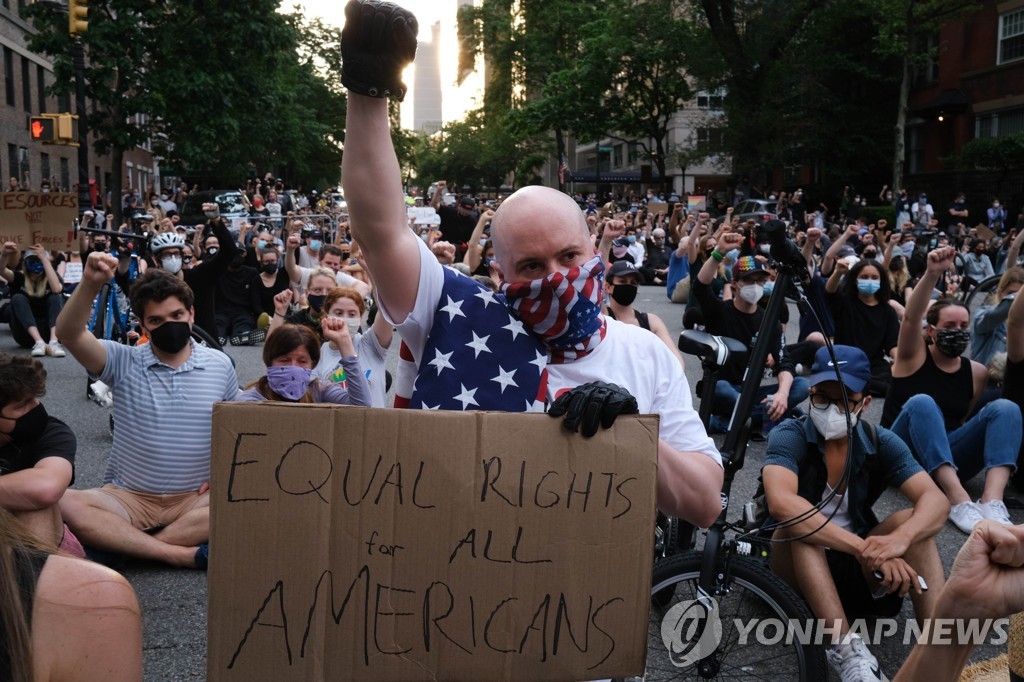 미 뉴욕의 인종차별 항의시위