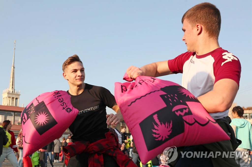 Antistress Fest mass pillow fight in Krasnodar Territory