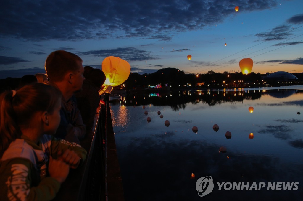 Angels event in memory of Donbass children held in Donetsk