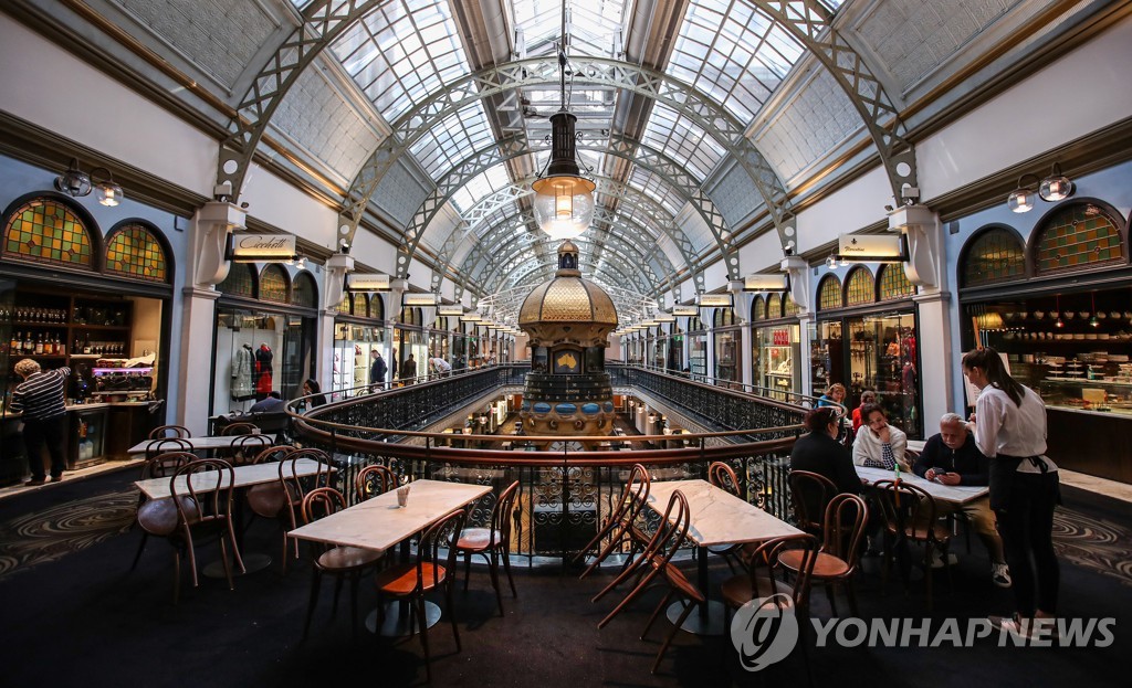 코로나19 봉쇄로 텅빈 호주 유명 백화점 내부