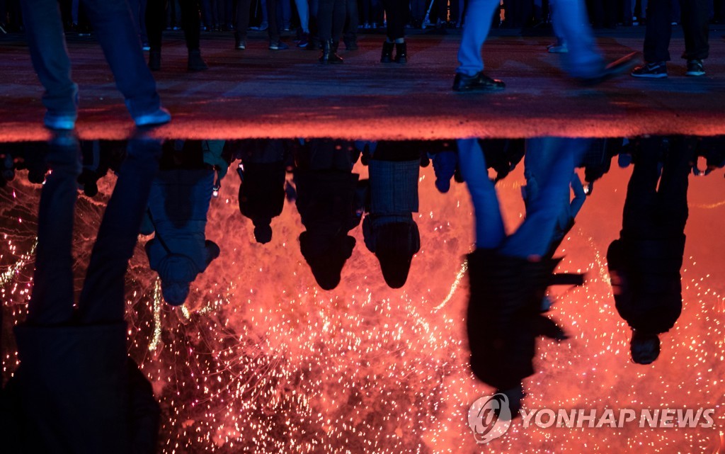 RUSSIA-FESTIVAL/LIGHT