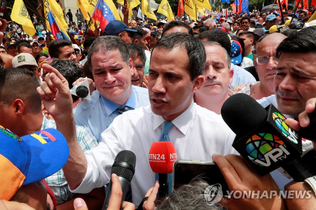 베네수엘라 '임시 대통령'을 자처하는 후안 과이도 국회의장. [로이터=연합뉴스 자료사진]