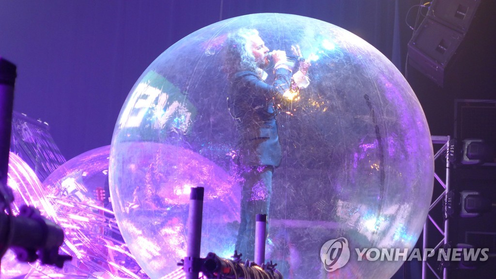 HEALTH-CORONAVIRUS/MUSIC-FLAMING LIPS