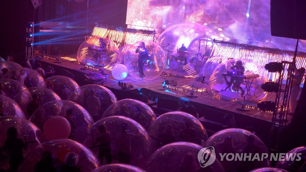 HEALTH-CORONAVIRUS/MUSIC-FLAMING LIPS