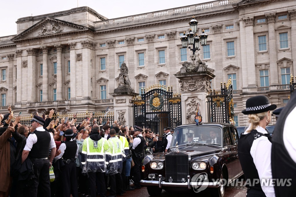BRITAIN-ROYALS/QUEEN