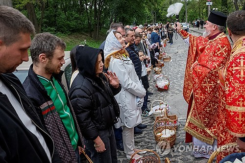 '평화와 축복을'…우크라이나 정교회 부활절 예배