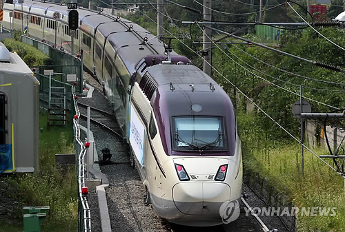 새 KTX 고속열차 1호 첫선