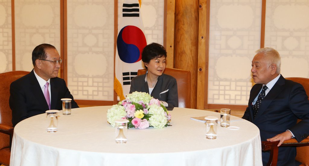 여야 대표와 회담하는 박근혜 대통령