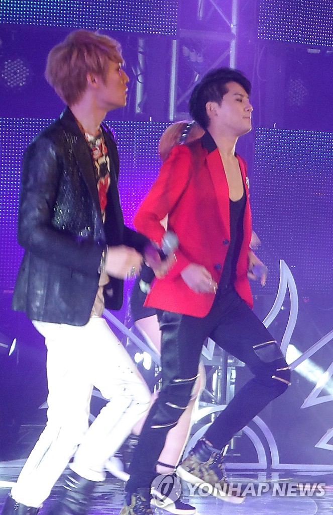 JYJがベトナムで「広報公演」