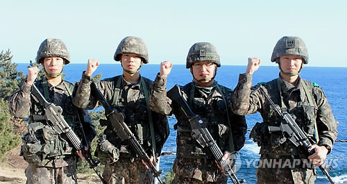 한밤중 화재 진압한 군장병