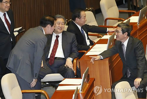 대화하는 김무성 한선교