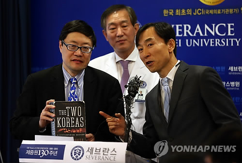"리퍼트, 한반도 분단 다룬 책 읽고 있어"
