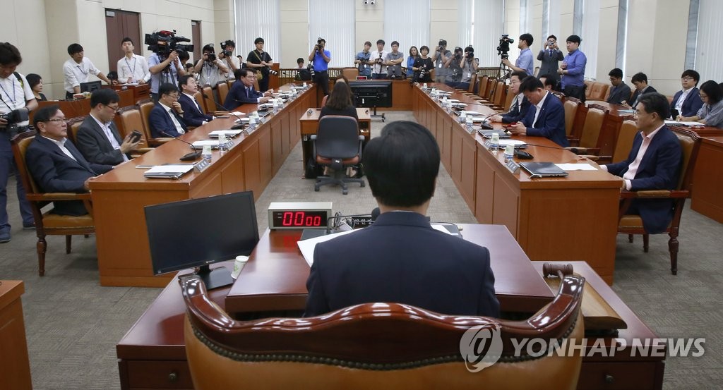 정치개혁특별위원회 전체회의<<연합뉴스 자료사진>>