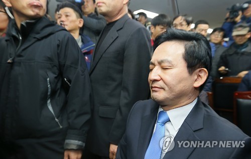 눈 감은 원희룡 지사