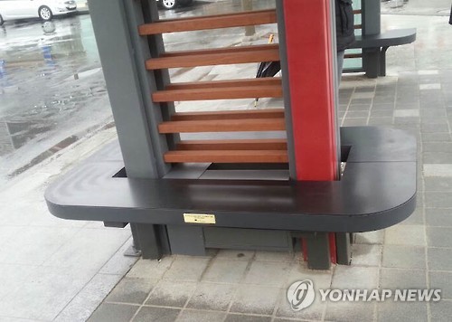 "따뜻합니다" 전주 광장에 등장한 탄소 발열의자