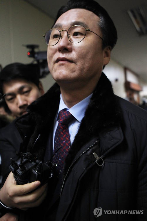 경찰 출석한 박치근 대표(연합뉴스DB)