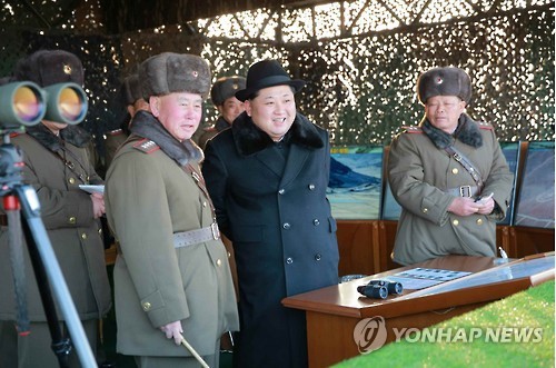 北김정은, 쌍방기동훈련 참관