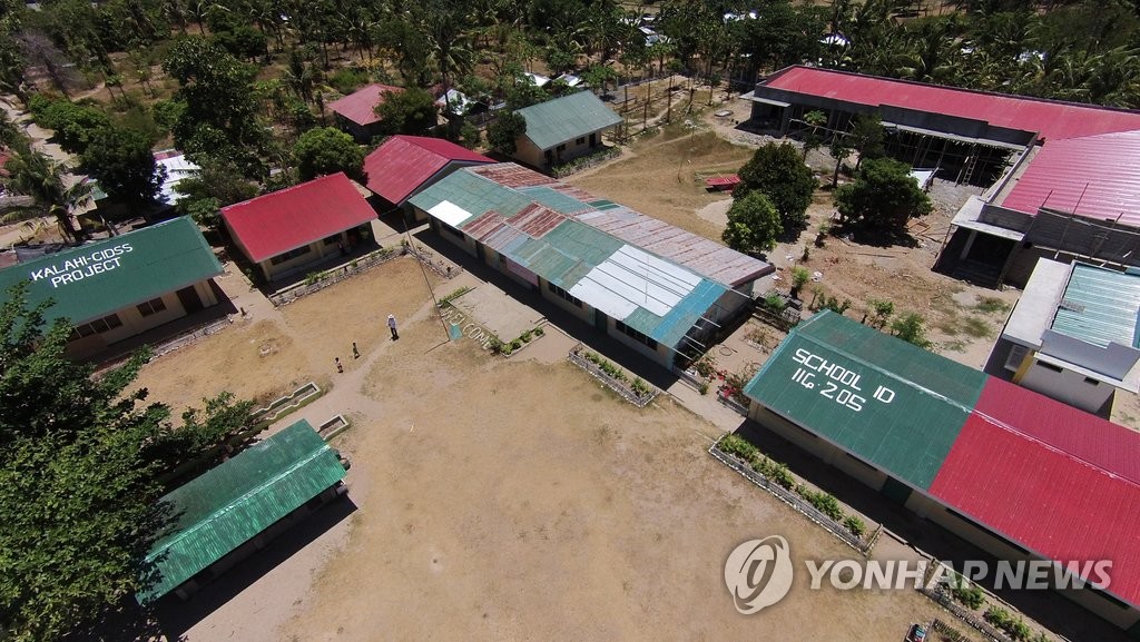 재건 진행중인 비눌루앙안초등학교