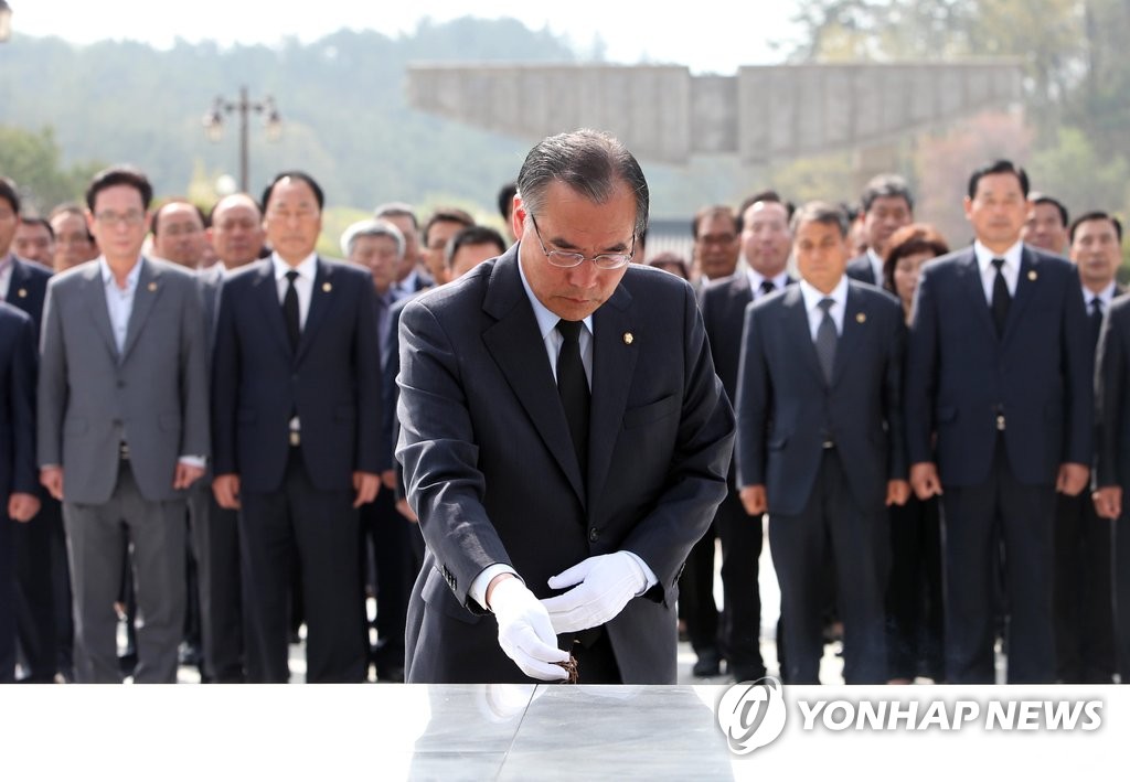 분향하는 이개호