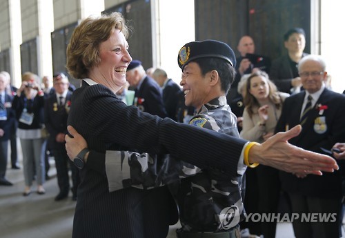 북한자유주간 행사에 참가한 수잰 숄티