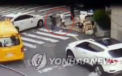 무차별 폭행에 20대 여성 '날벼락'