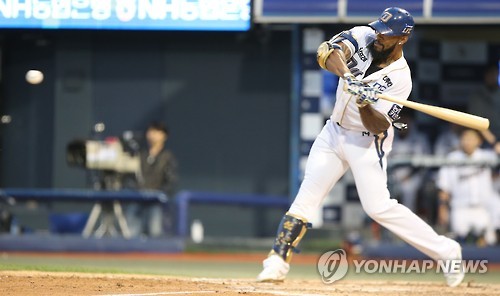 테임즈 100홈런