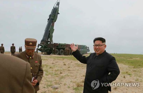 北, 중장거리 미사일 '화성-10' 시험발사 사진 공개