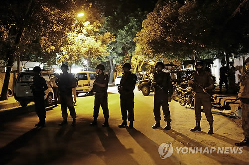 방글라 외교가 식당서 인질극…IS, '24명 살해' 주장